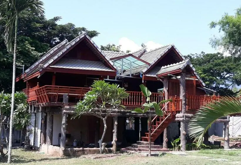 Talo 2 Makuuhuonetta, ปอ อา ยอ รีสอร์ท