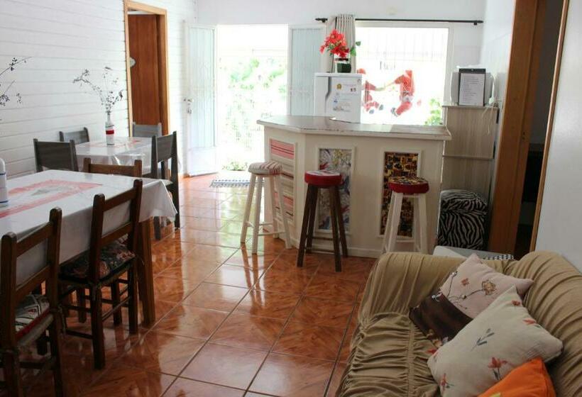 غرفة قياسية ثلاثية, Kantinho Da Serra
