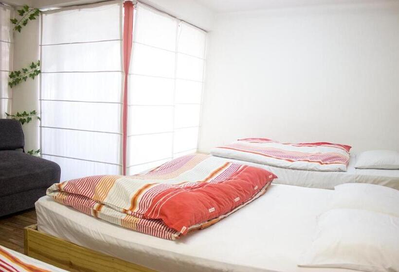 标准三人间共用浴室, Onkel Inn 1886   Hostel