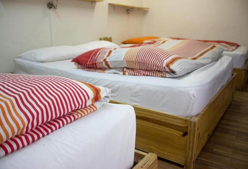 标准三人间共用浴室, Onkel Inn 1886   Hostel