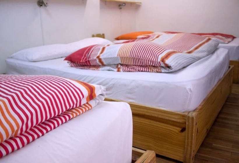 标准三人间共用浴室, Onkel Inn 1886   Hostel