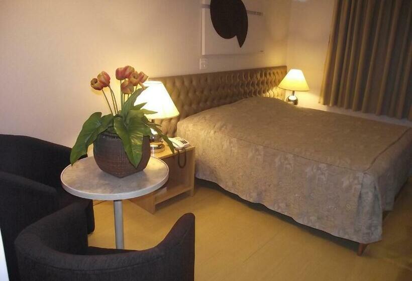 Номер Deluxe, Augustus Plaza