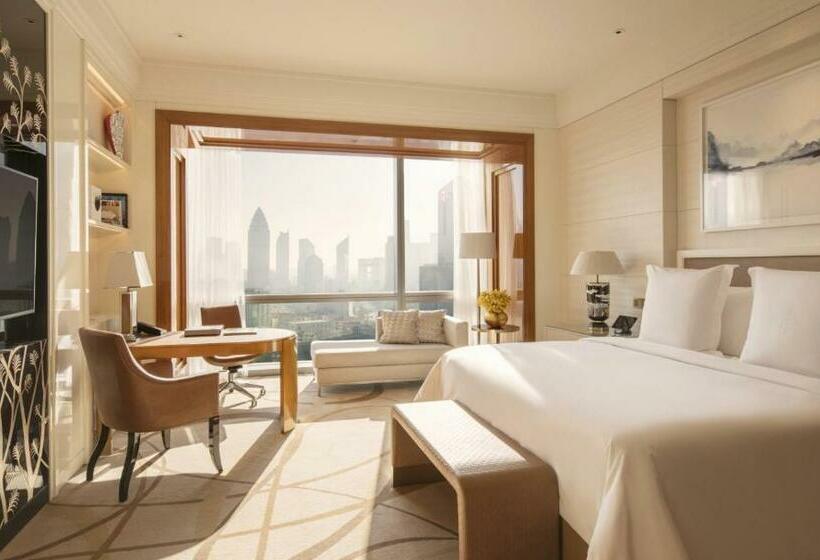 带大床的豪华间, Four Seasons Hotel Tianjin
