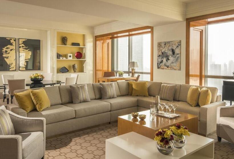 带大床的套房, Four Seasons Hotel Tianjin