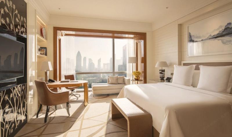 带大床的豪华间, Four Seasons Hotel Tianjin