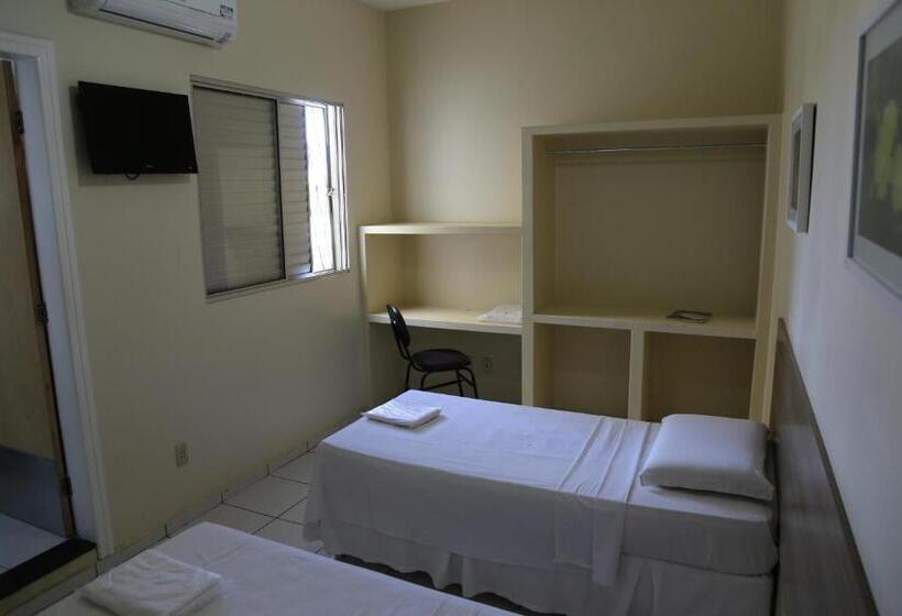 수피리어 트리플 룸, Melo