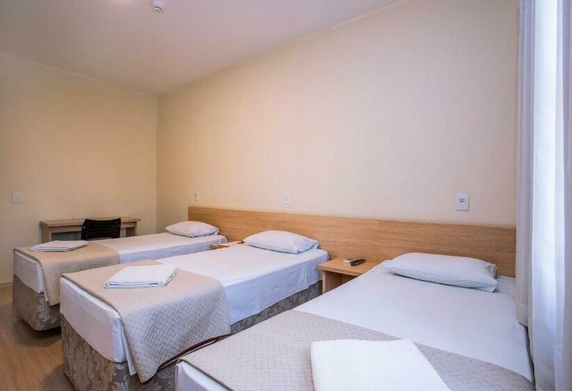 חדר סטנדרט לשלושה, Metropole Paulinia