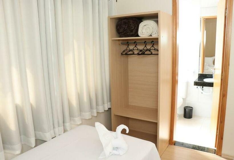 חדר סטנדרט לשלושה, Metropole Paulinia