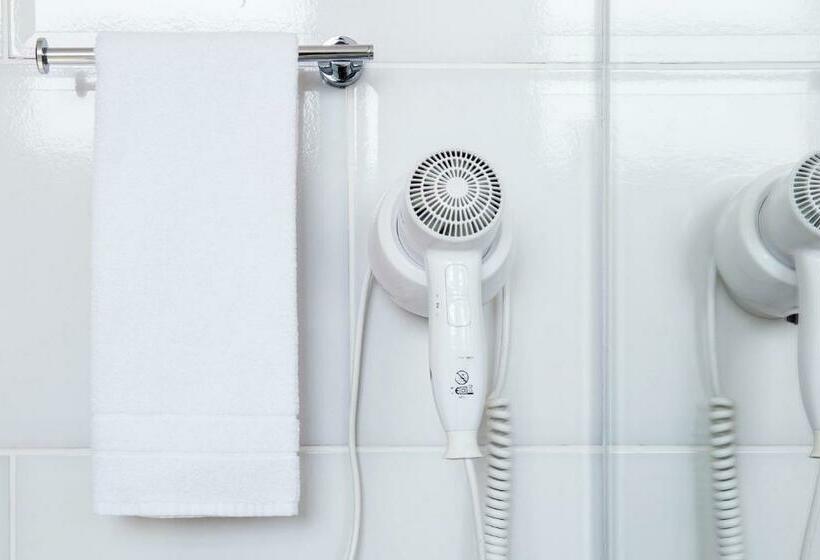 חדר סופריור לשלושה, Metropole Paulinia