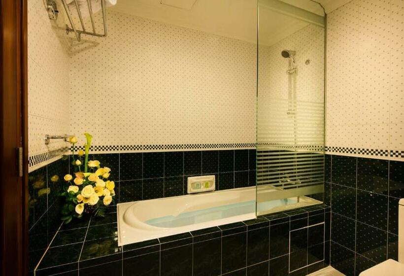 2 Bedroom Premium Apartment, Norfolk Mansion  Luxury Serviced Apartment