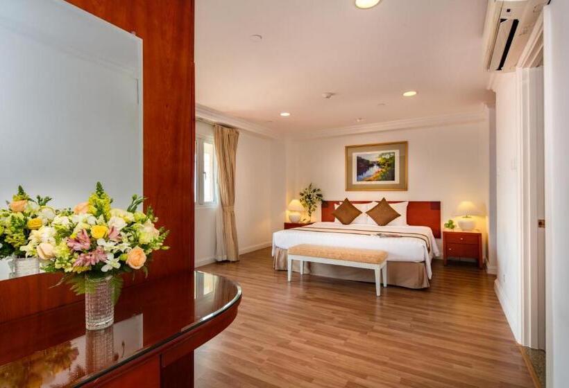 1 Bedroom Penthouse Apartment, Norfolk Mansion  Luxury Serviced Apartment