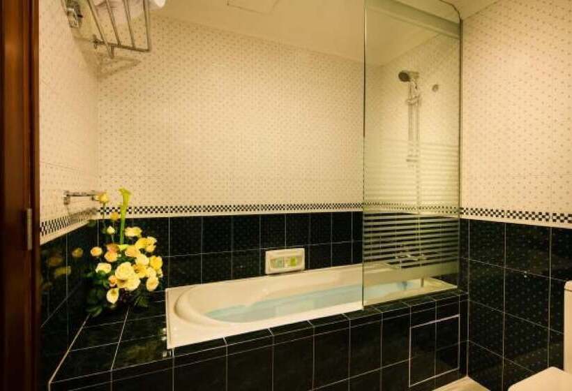 2 Bedroom Premium Apartment, Norfolk Mansion  Luxury Serviced Apartment