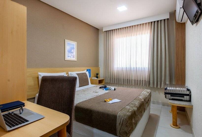 ダブルベッドスタンダードルーム, Olympia