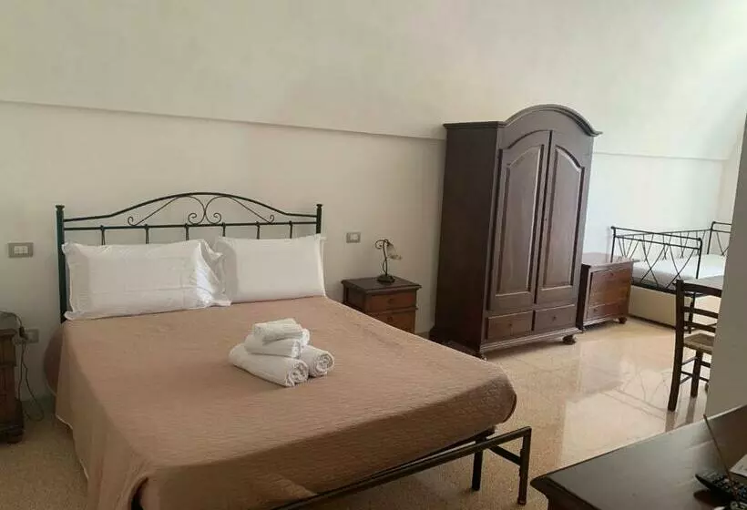 スーペリアトリプルルーム, Villa Raffaella