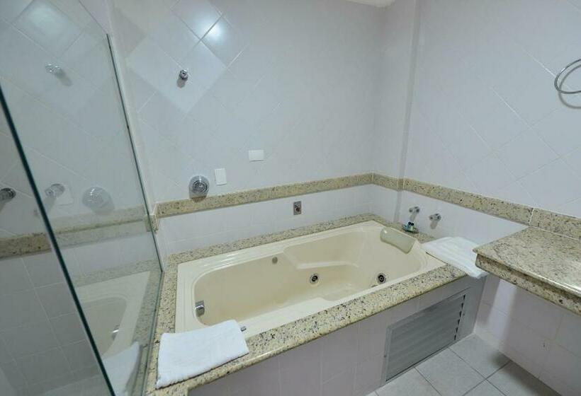 자쿠지 스위트, Vind S Plaza