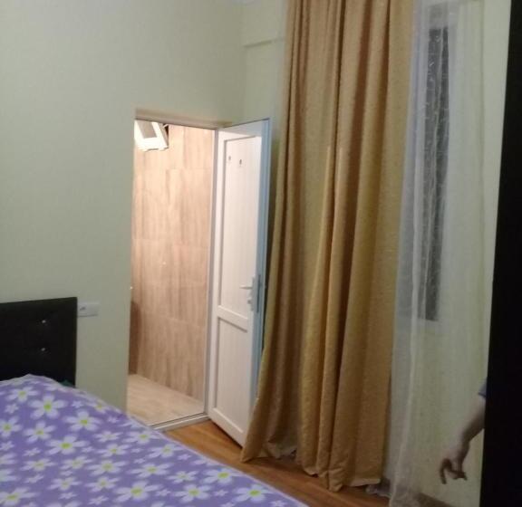 اتاق استاندارد سه نفره, Guest House 293