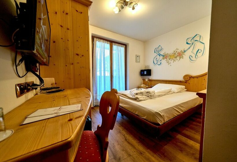 标准单人间, Cristina