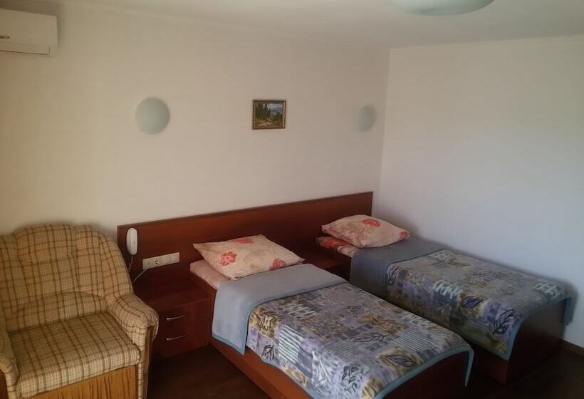 اتاق استاندارد سه نفره, Guest House Markiza