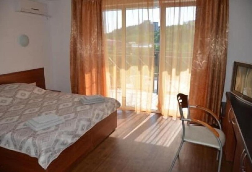 اتاق خانوادگی, Guest House Markiza