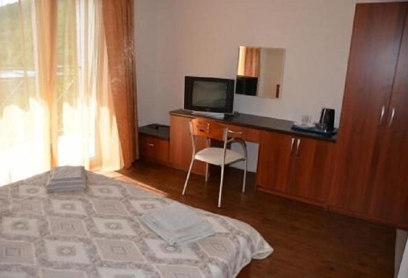 اتاق خانوادگی, Guest House Markiza