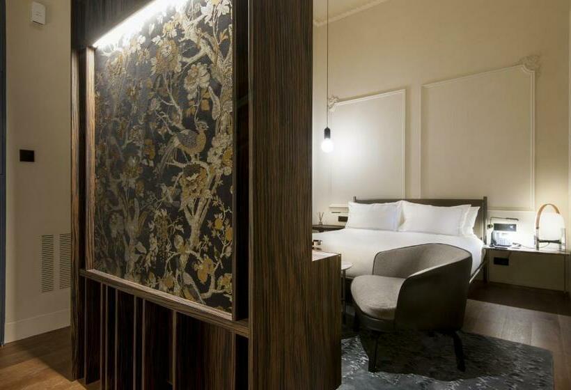 اتاق لوکس, Mercer Sevilla 5 Gl