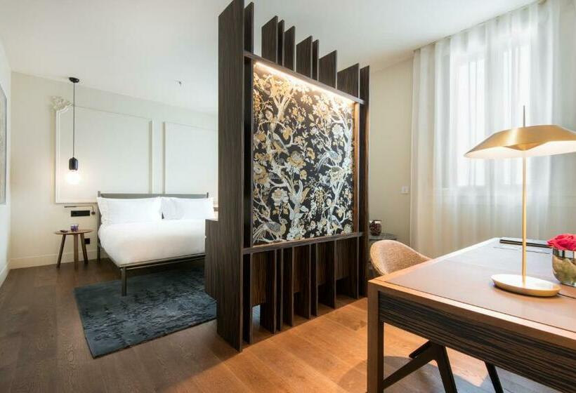 اتاق لوکس, Mercer Sevilla 5 Gl