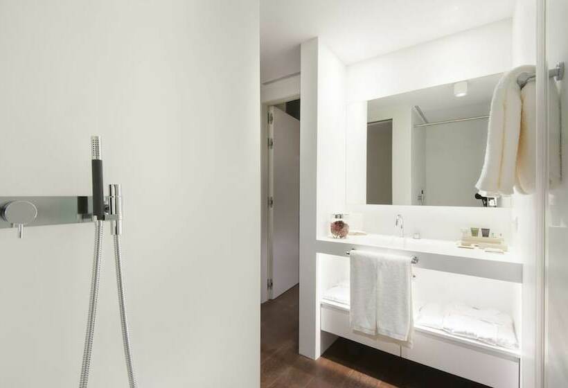 اتاق لوکس, Mercer Sevilla 5 Gl