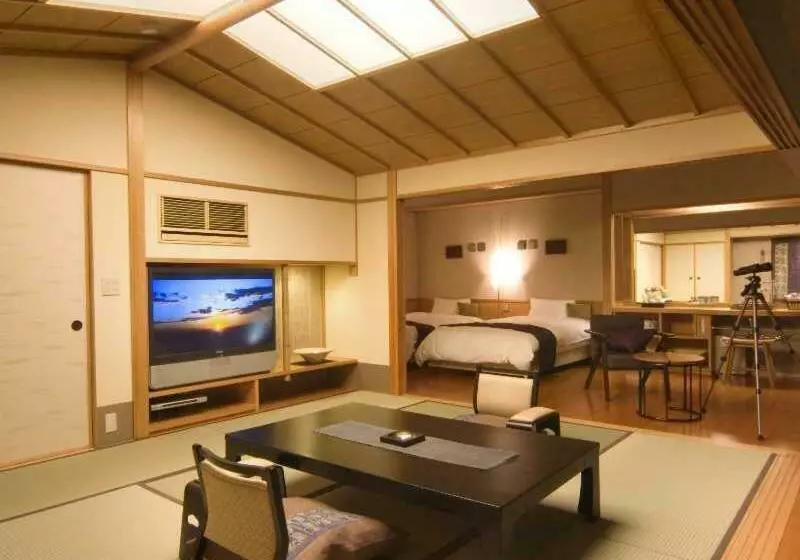 Habitació Deluxe, Naniwa Issui