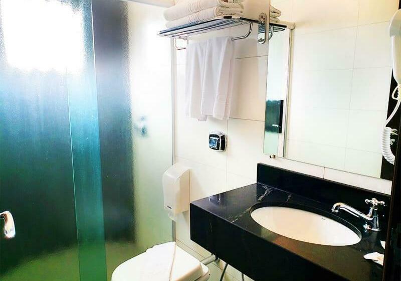 חדר סטנדרט, Opuka