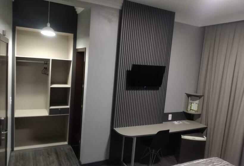 חדר סטנדרט, Opuka