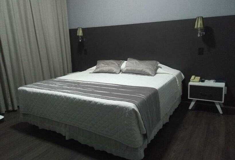 חדר סטנדרט, Opuka