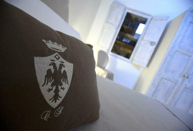 غرفة سوبيريور, Palazzo Castriota