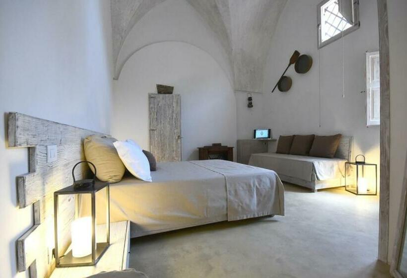 غرفة سوبيريور, Palazzo Castriota