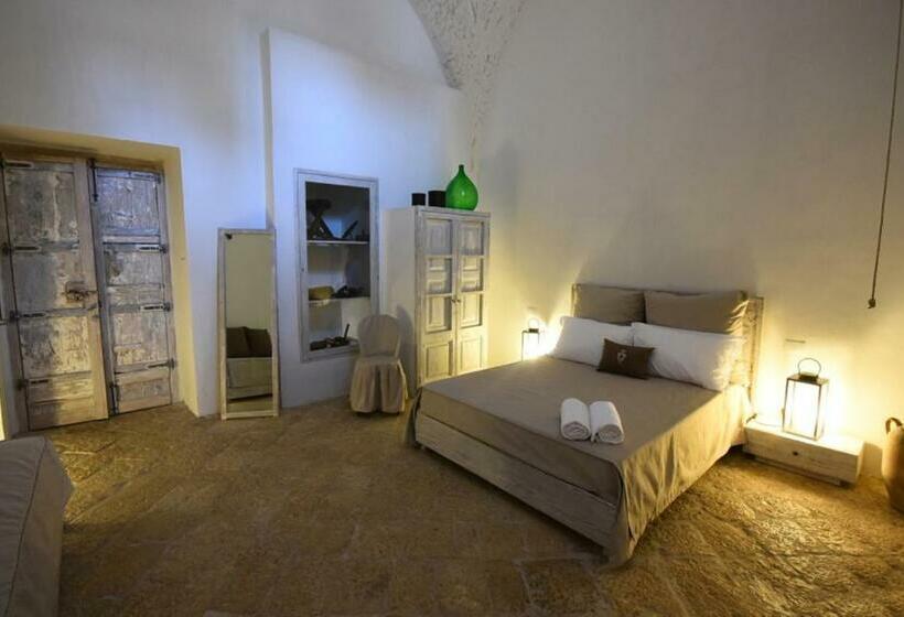 غرفة سوبيريور, Palazzo Castriota