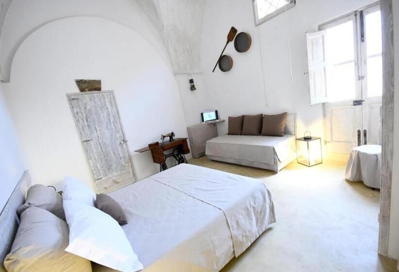 غرفة سوبيريور, Palazzo Castriota