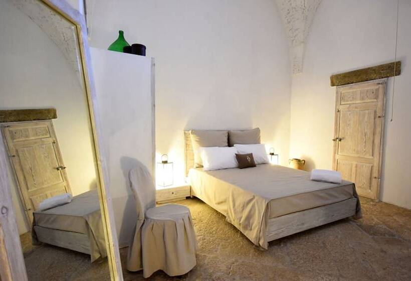 غرفة سوبيريور, Palazzo Castriota