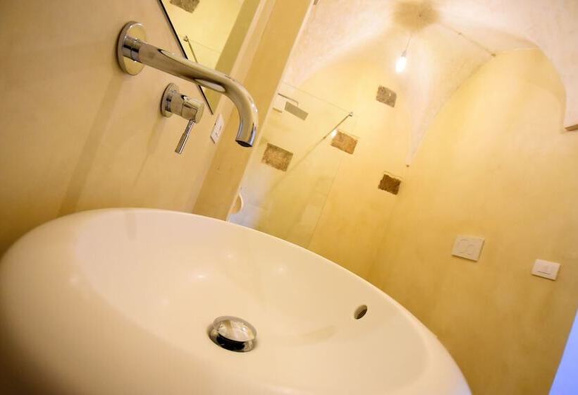 جناح, Palazzo Castriota