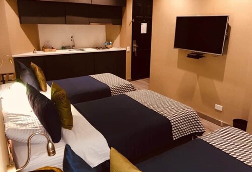 غرفة قياسية ثلاثية, Regina