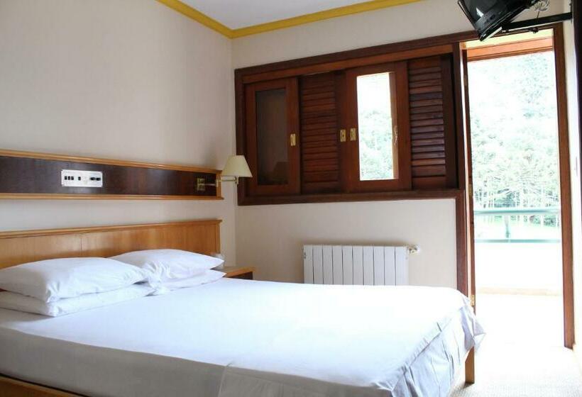 패밀리 룸, Satélite Campos Do Jordão