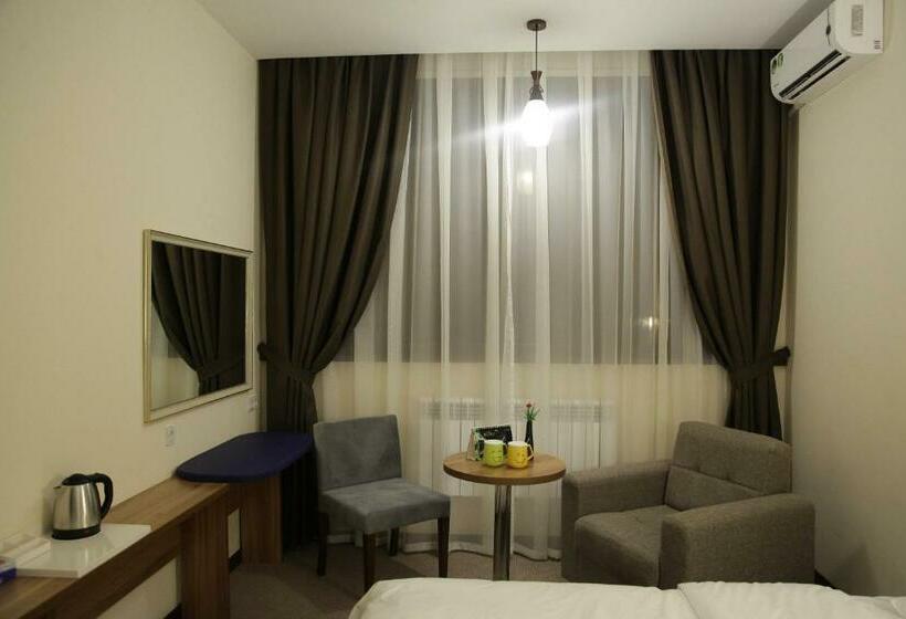 Habitació Estàndard, Sayyoh