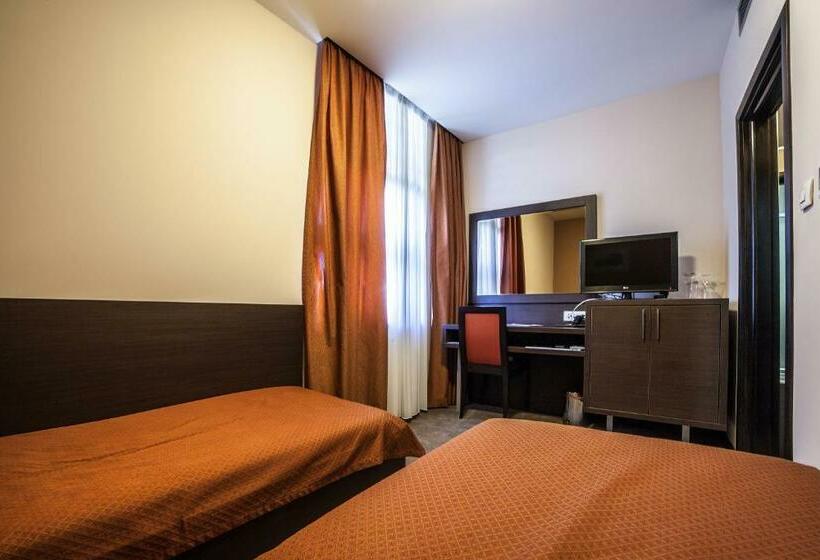 اتاق استاندارد یک نفره, Terminus