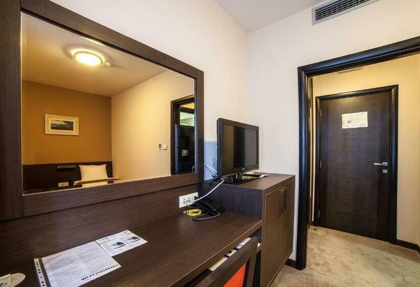 اتاق استاندارد یک نفره, Terminus