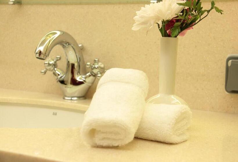 سوییت خانوادگی, Thousand Nights Hotel Amman