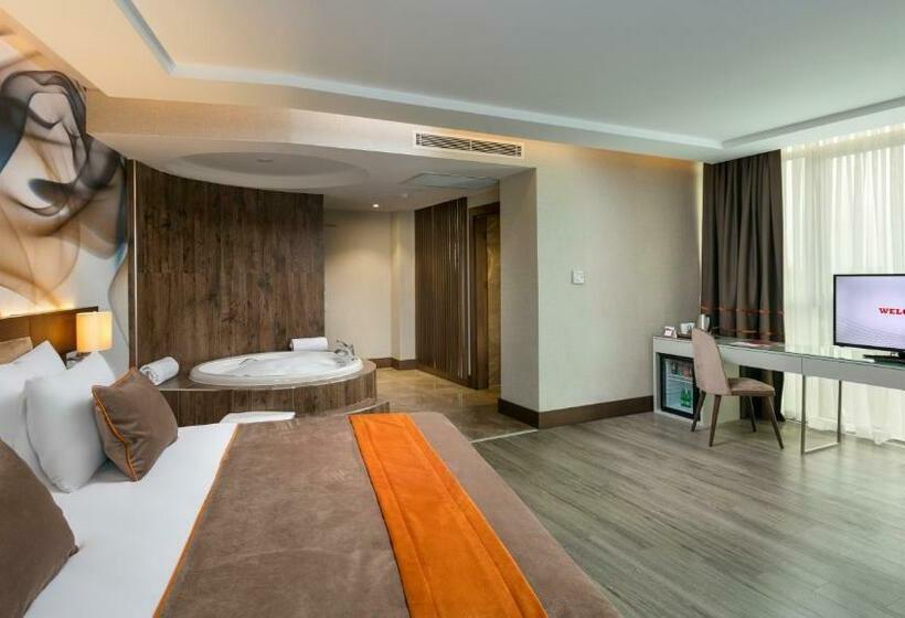 سوییت لوکس, B Business Hotel & Spa