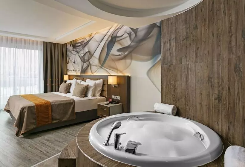 سوییت لوکس, B Business Hotel & Spa