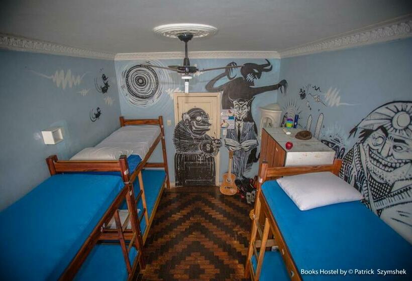 تختخواب در اتاق مشترک, Books Hostel