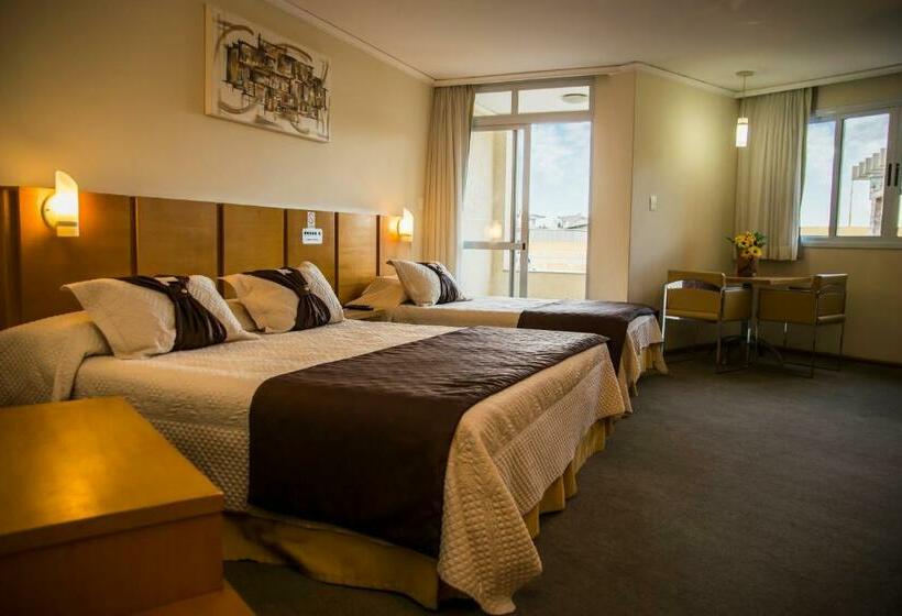 デラックストリプルルーム, Barbur Plaza