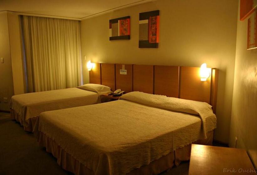 デラックストリプルルーム, Barbur Plaza