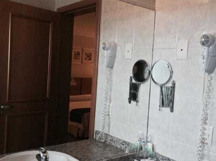 エクゼクティブトリプル, Barbur Plaza