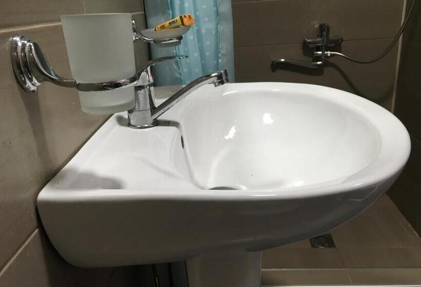 اتاق لوکس, Batumi Summer